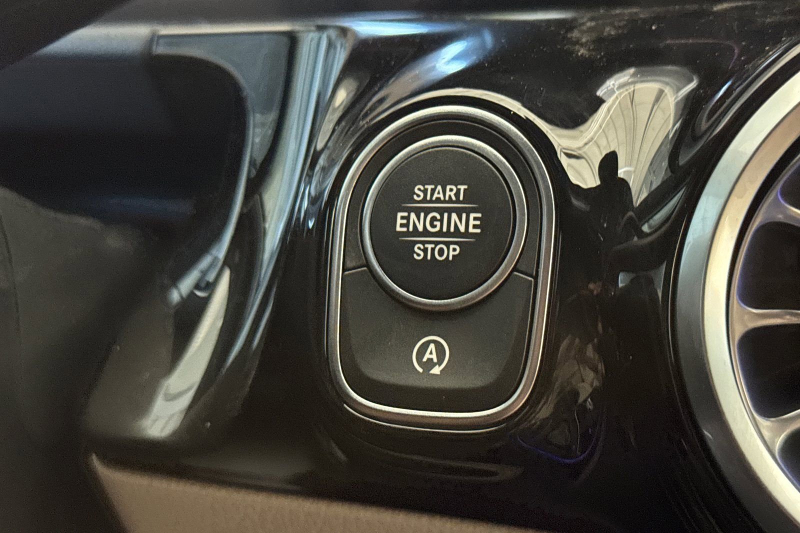 New 2025 Mercedes-Benz GLA 250 image 28