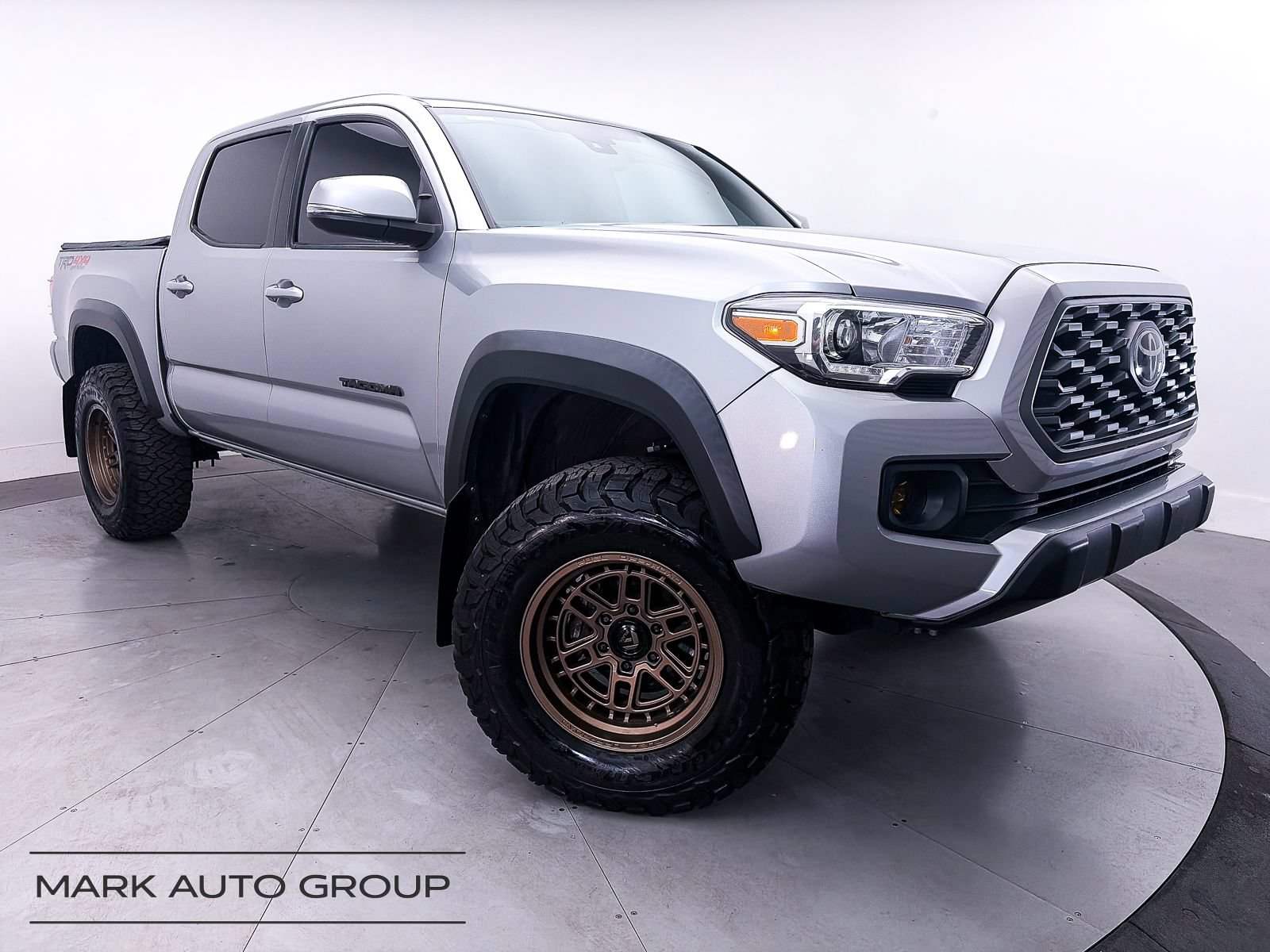 Used 2021 Toyota Tacoma TRD Off-Road w/ Technology Package AWD/4WD image 1