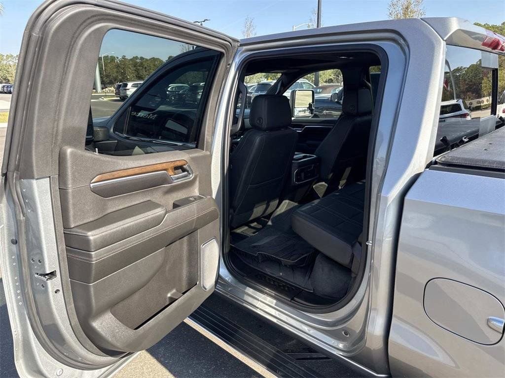 Used 2024 Chevrolet Silverado 1500 High Country w/ High Country Premium Package image 12