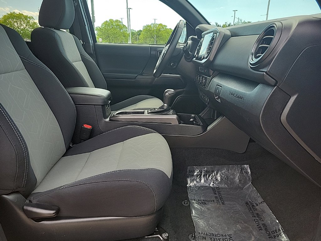 Used 2021 Toyota Tacoma TRD Off-Road AWD/4WD image 18