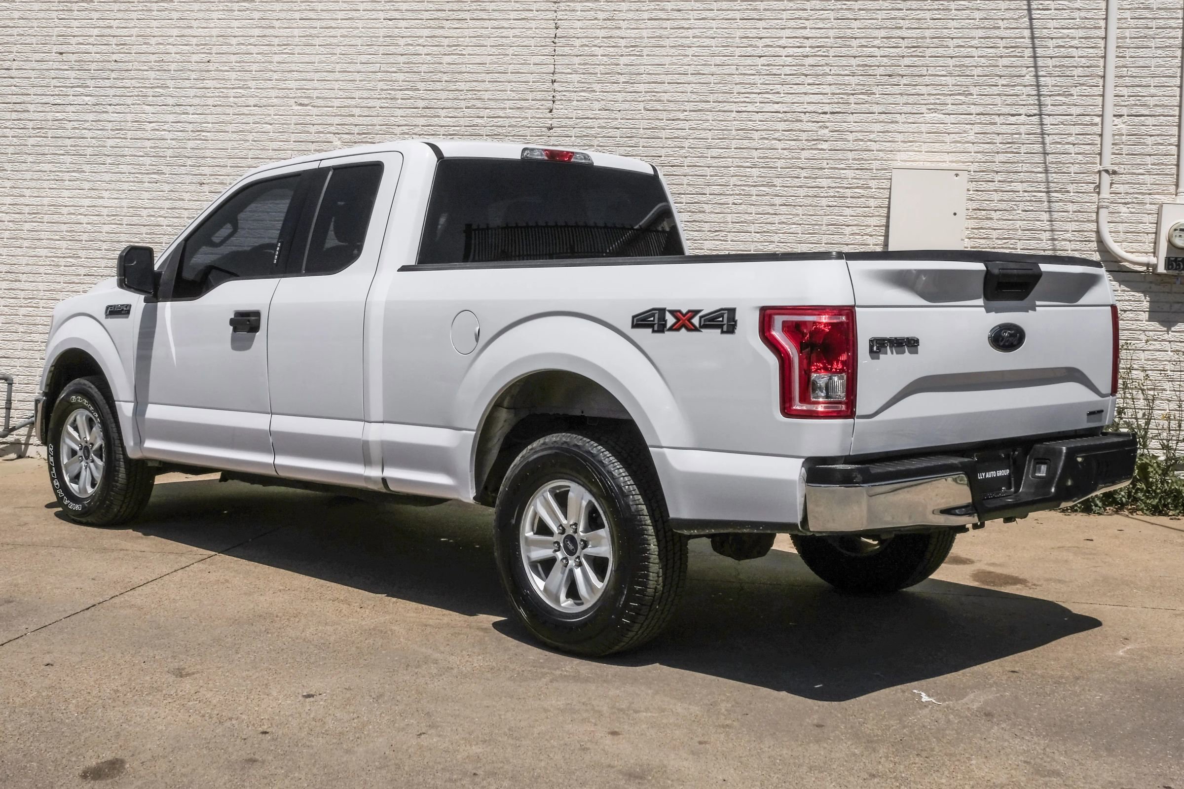 Used 2015 Ford F150 XLT image 9
