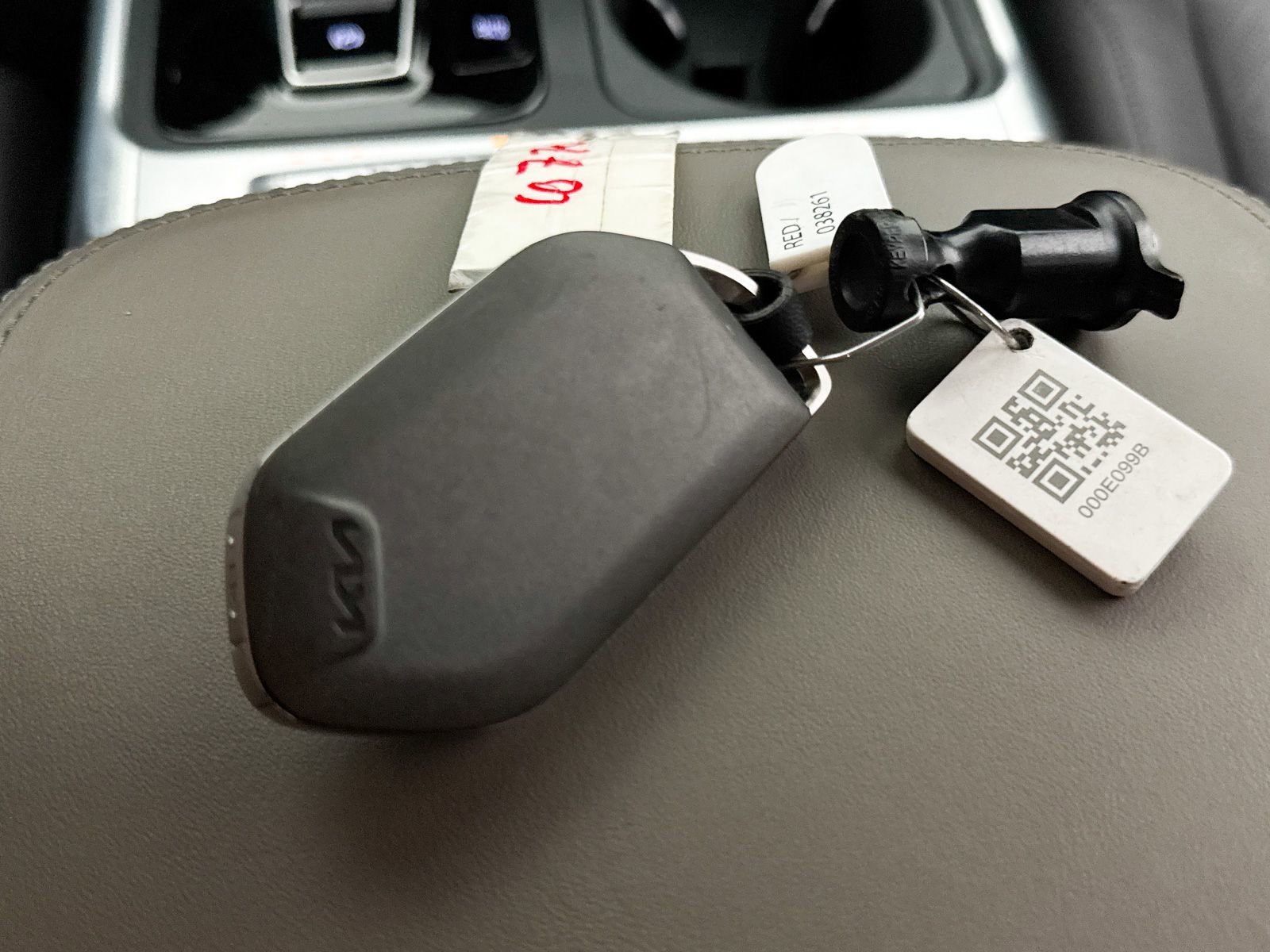 Certified 2025 Kia Carnival EX image 41