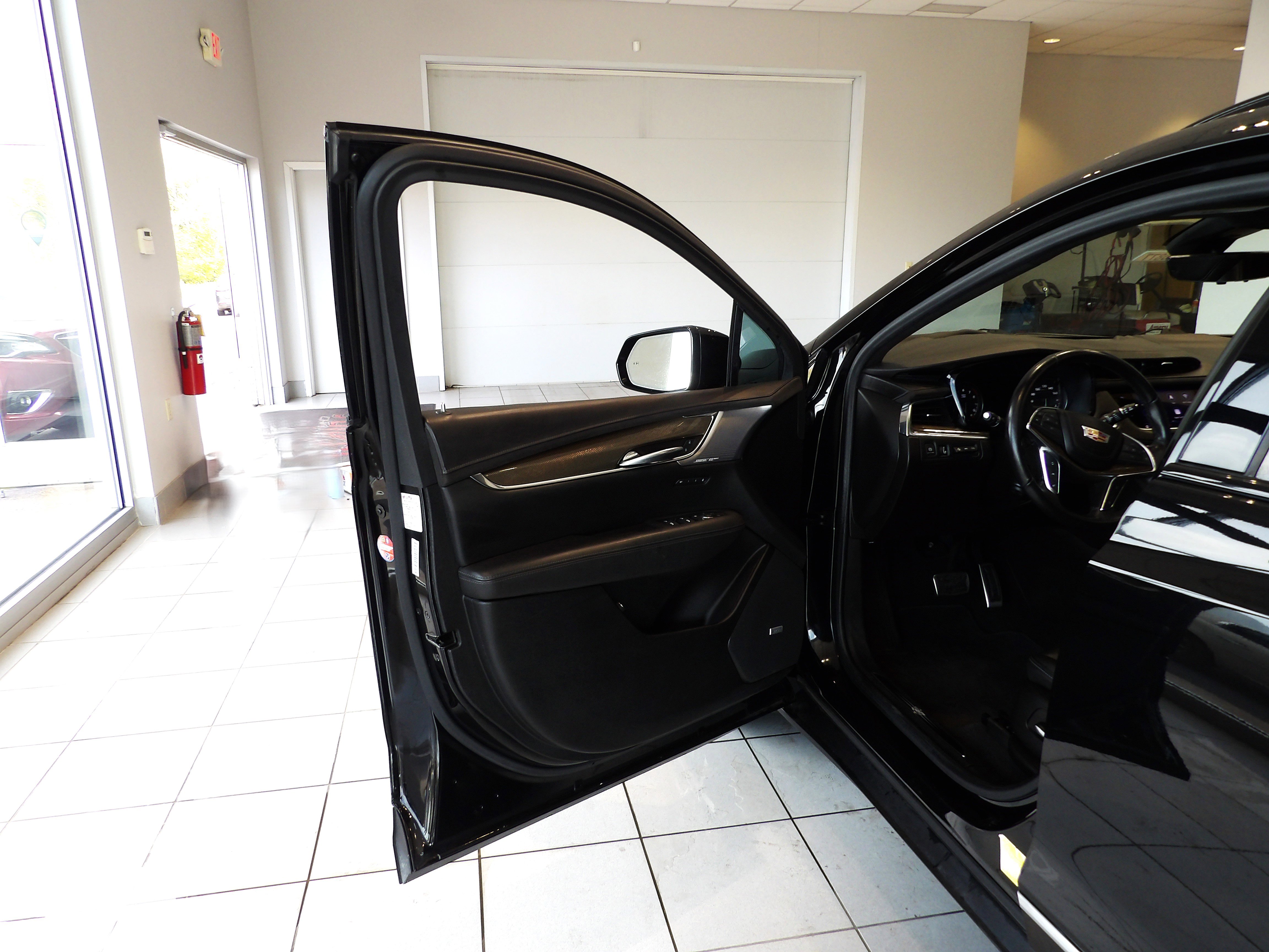 Used 2022 Cadillac XT5 Sportv w/ Platinum Package AWD/4WD image 8