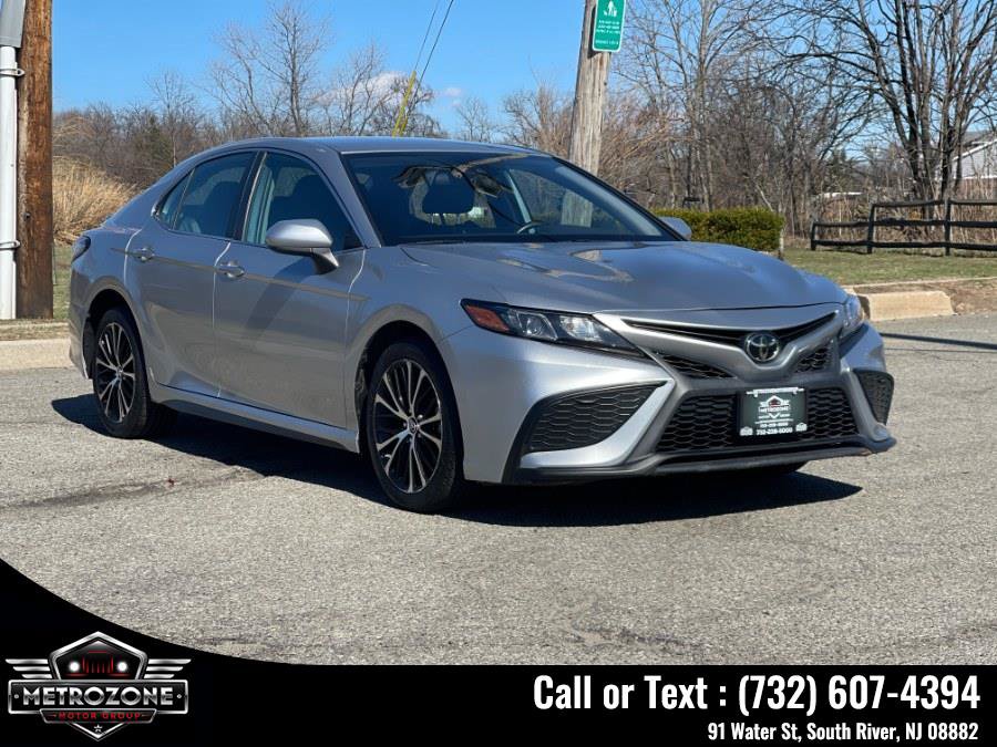Used 2021 Toyota Camry SE FWD image 8