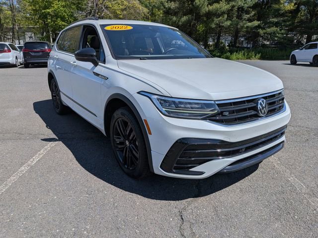 Used 2022 Volkswagen Tiguan SE R-Line AWD/4WD image 3