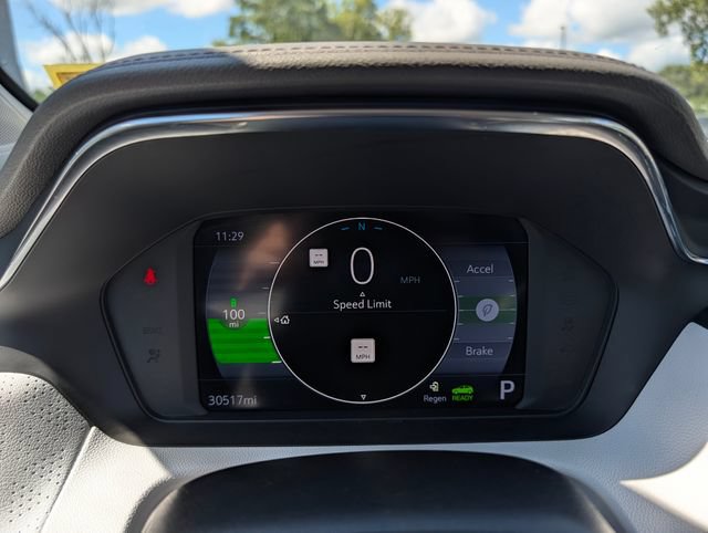 Used 2023 Chevrolet Bolt EUV Premier w/ Sun & Sound Package FWD image 22