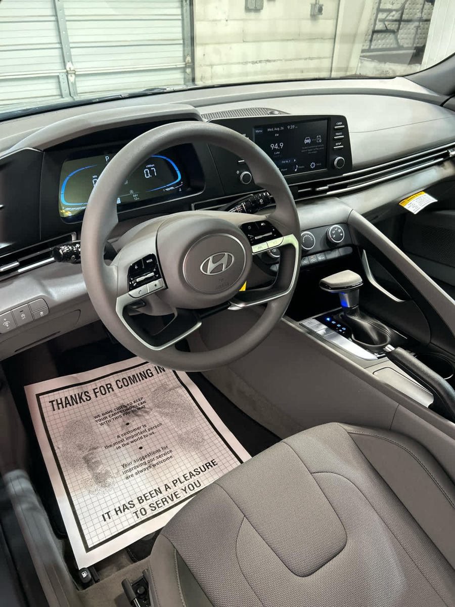 New 2026 Hyundai Elantra SE FWD image 9