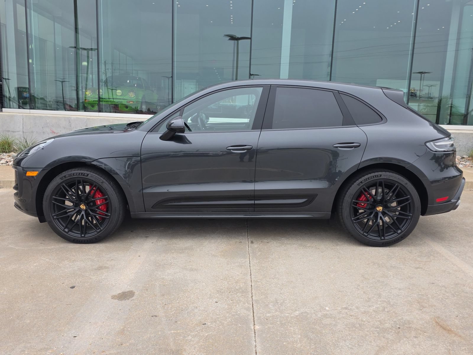 Certified 2026 Porsche Macan GTS AWD/4WD image 2