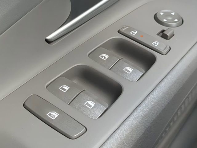 Used 2024 Hyundai Elantra SEL image 21