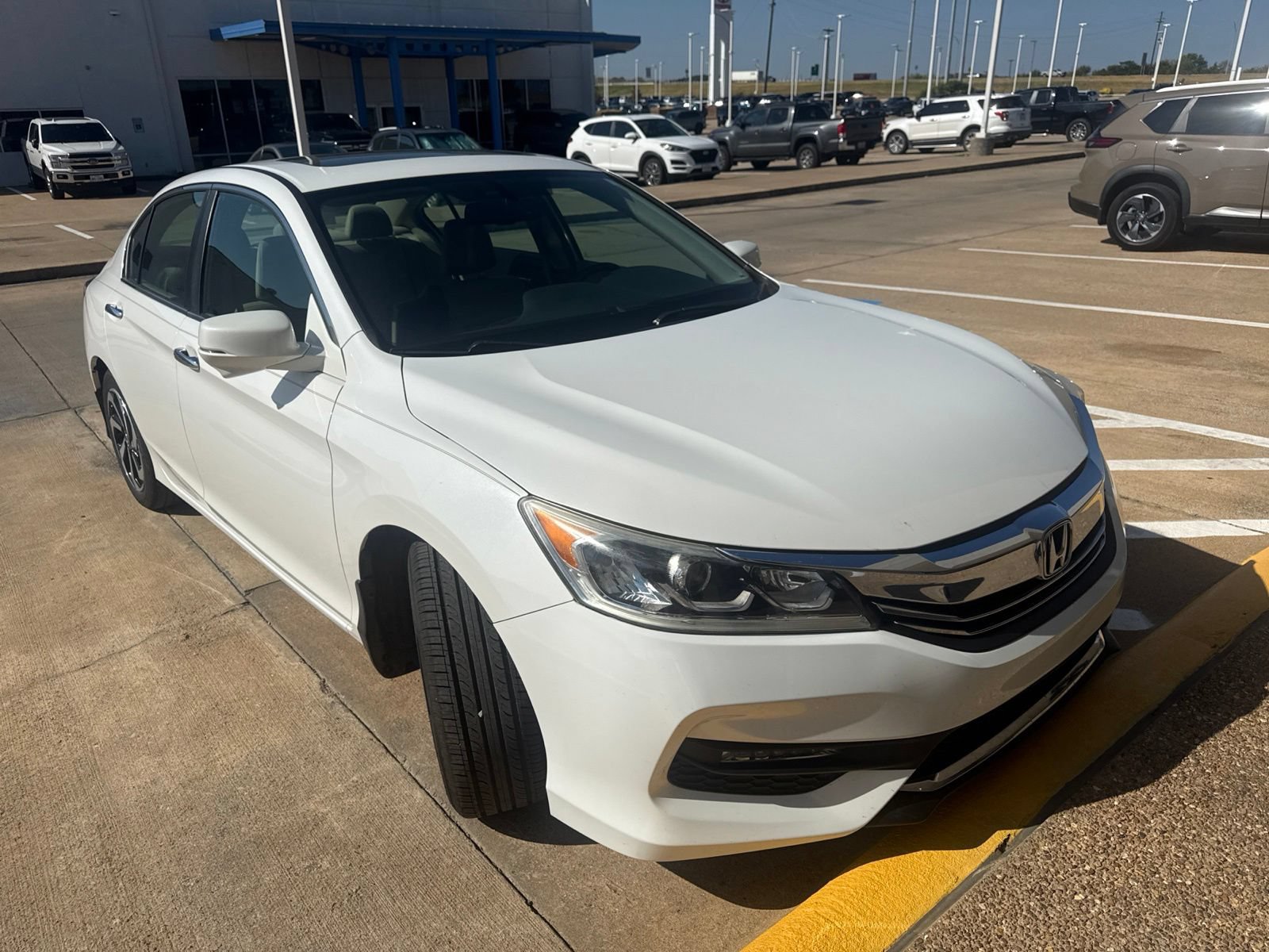 Used 2016 Honda Accord EX-L image 7