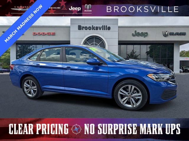 Used 2024 Volkswagen Jetta SE image 1