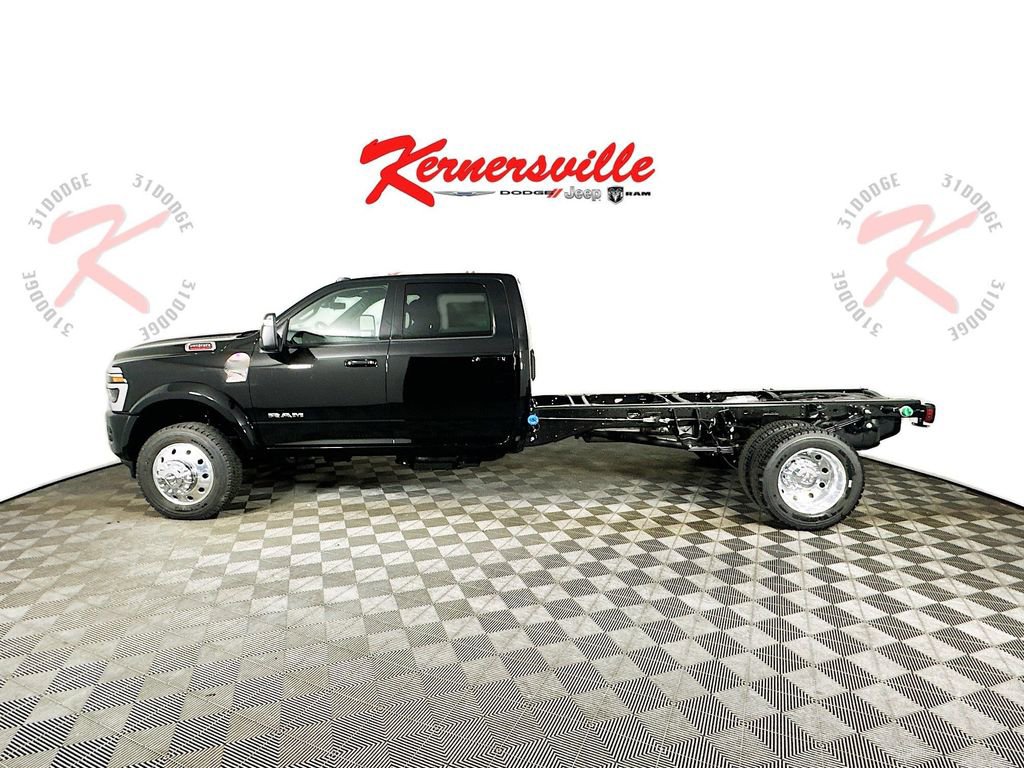 New 2026 RAM 4500 4x4 Crew Cab DRW w/ Laramie Trim Package image 4