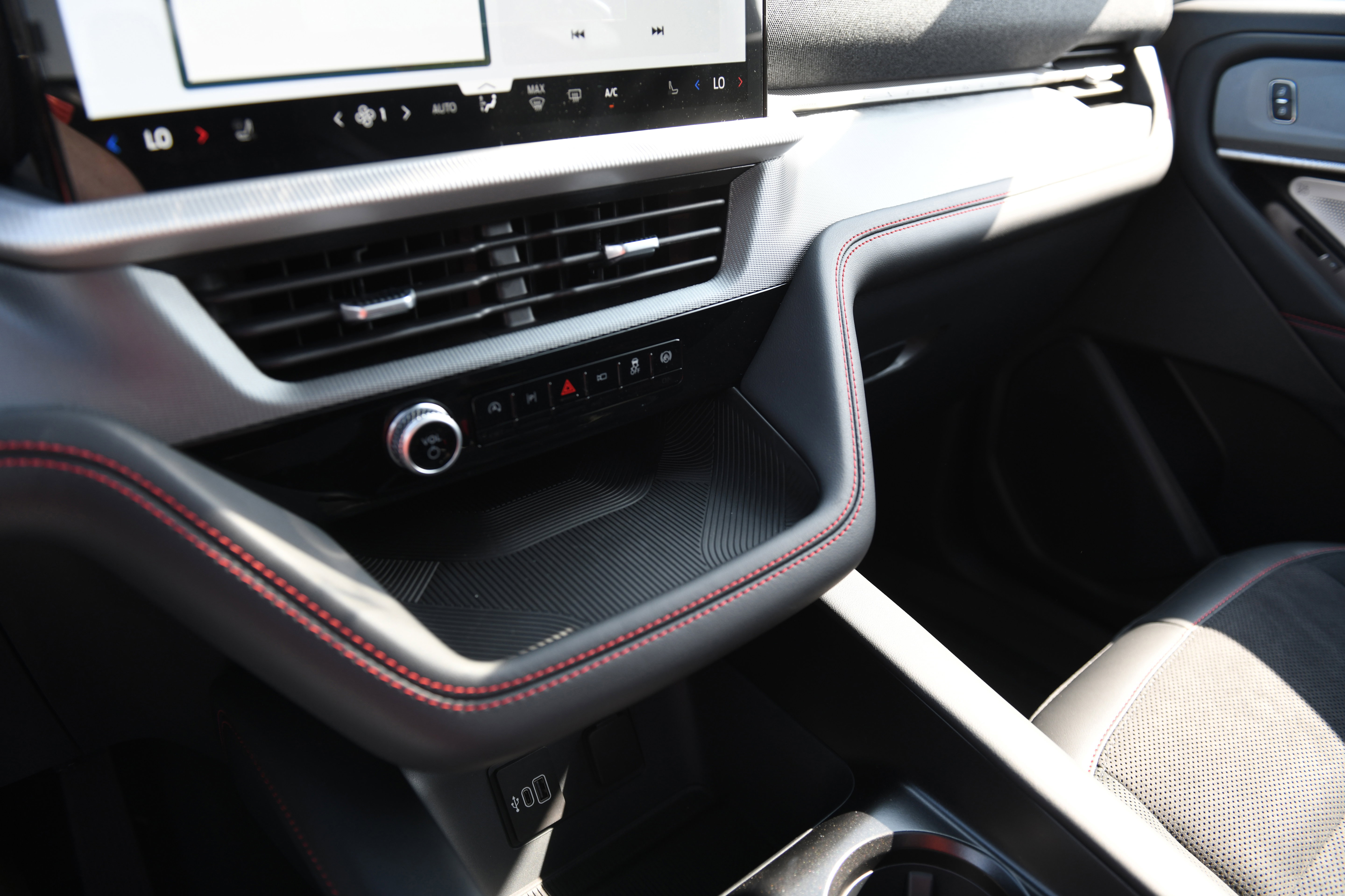New 2026 Ford Explorer ST RWD image 22