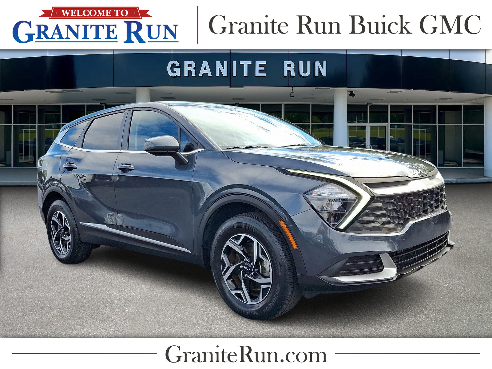 Used 2023 Kia Sportage LX image 1