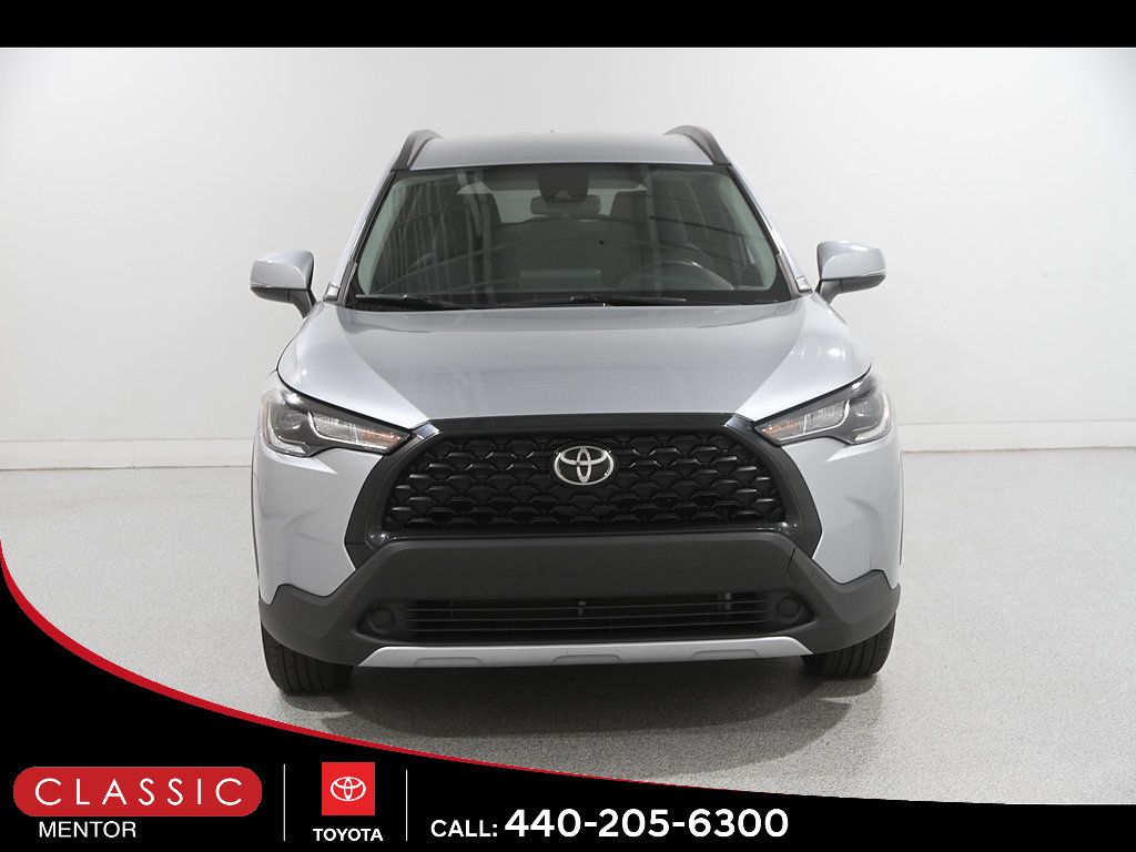 Certified 2022 Toyota Corolla Cross LE AWD/4WD image 2