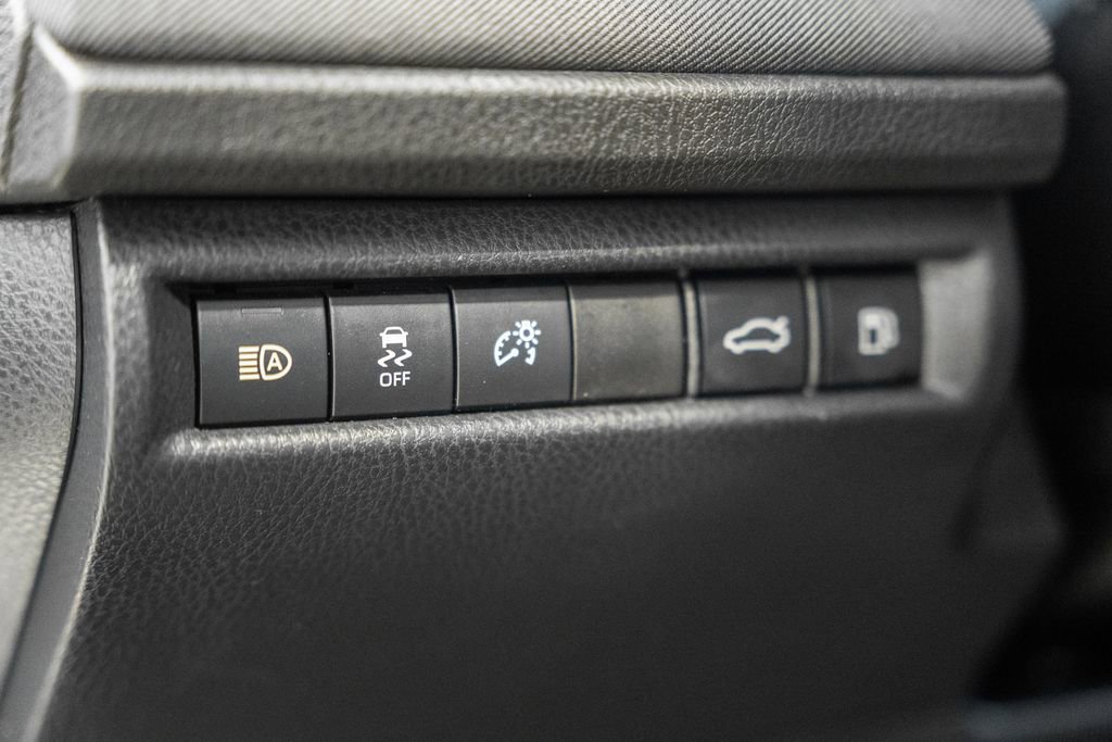 Used 2025 Toyota Camry LE image 35