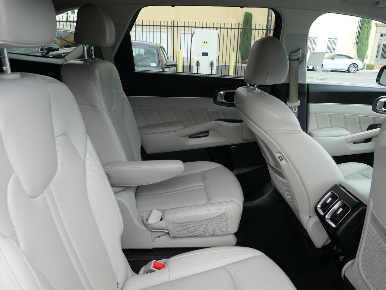 Used 2023 Kia Sorento SX Prestige AWD/4WD image 24