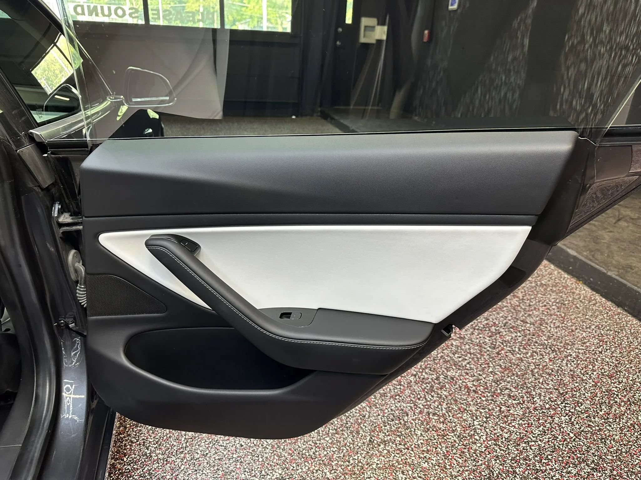 Used 2018 Tesla Model 3 Long Range AWD/4WD image 26