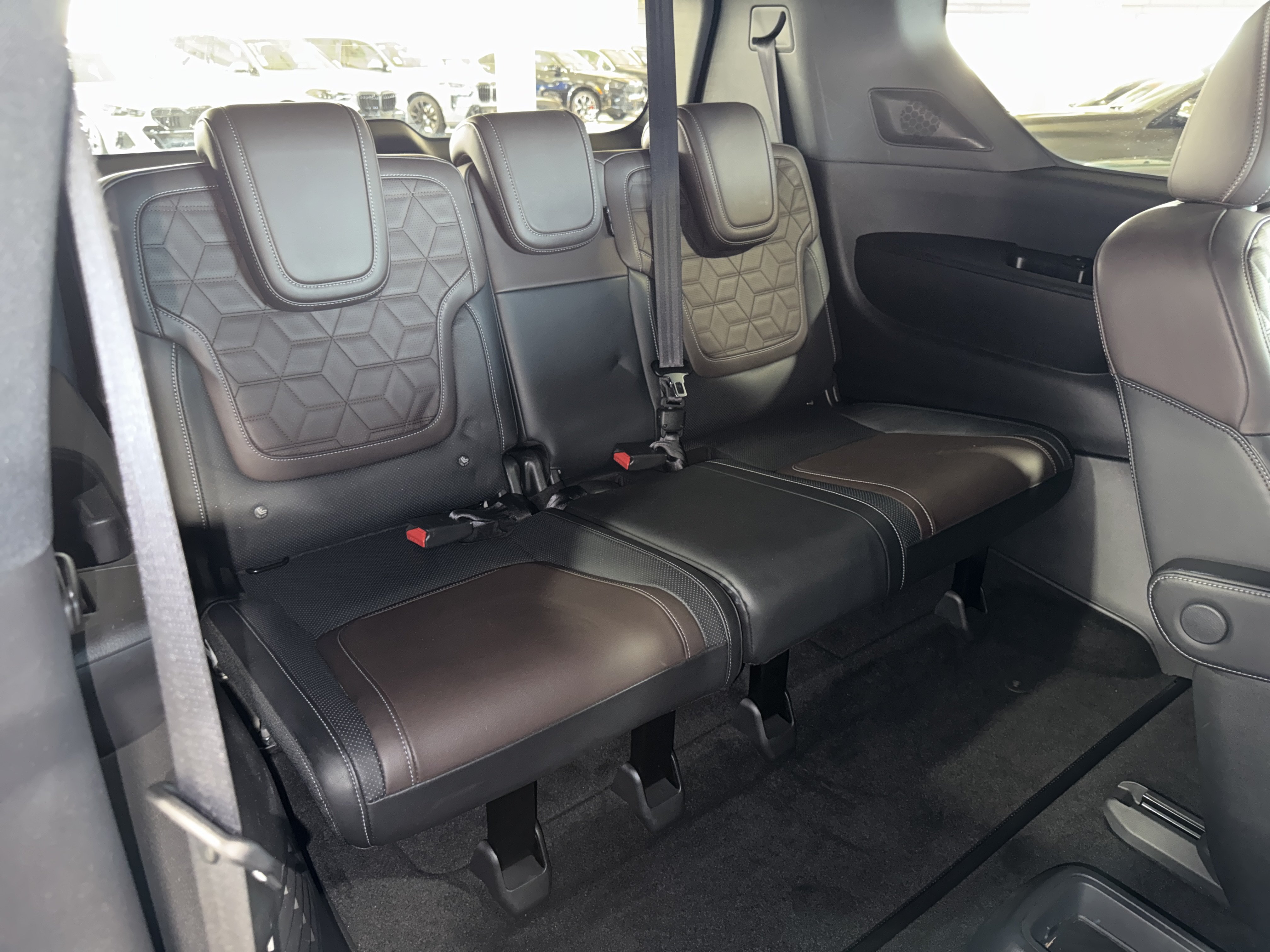 Used 2025 Nissan Armada Platinum Reserve RWD image 18