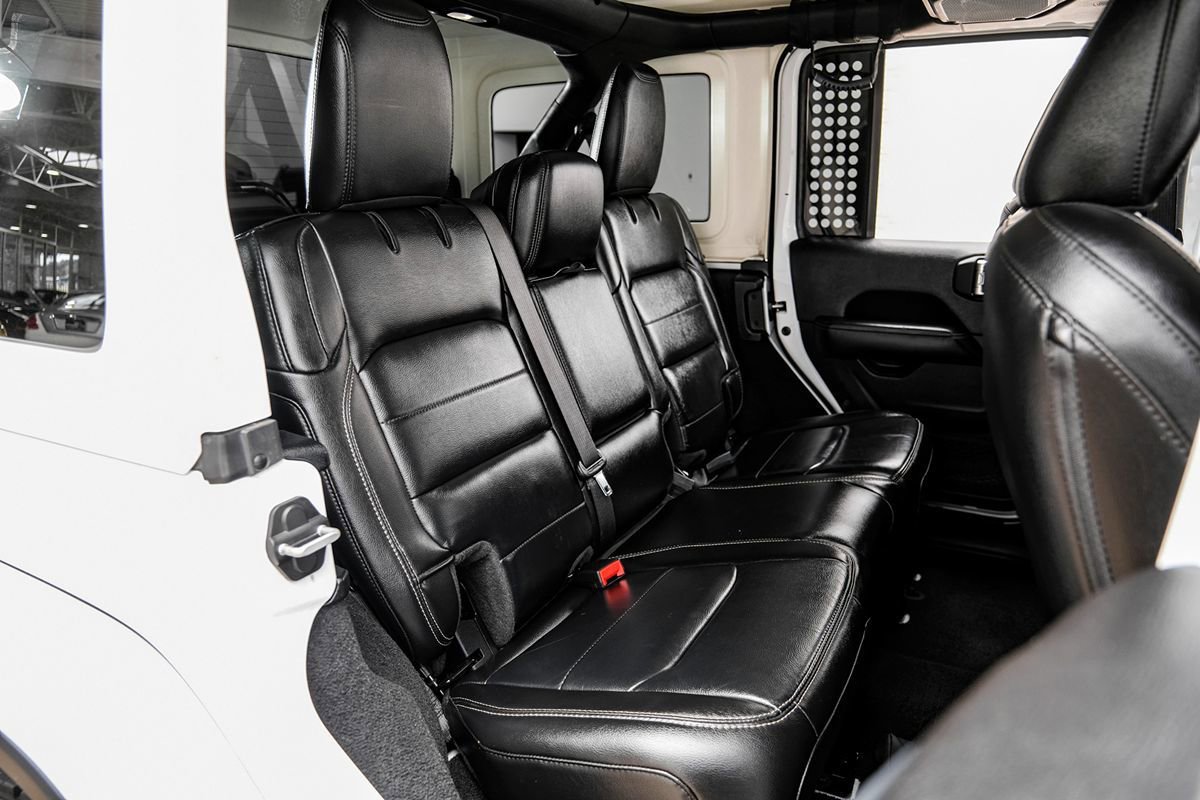 Used 2020 Jeep Wrangler Unlimited Sahara AWD/4WD image 39