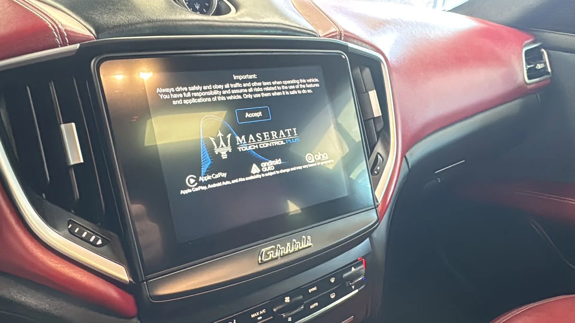 Used 2017 Maserati Ghibli w/ Luxury Package RWD image 16