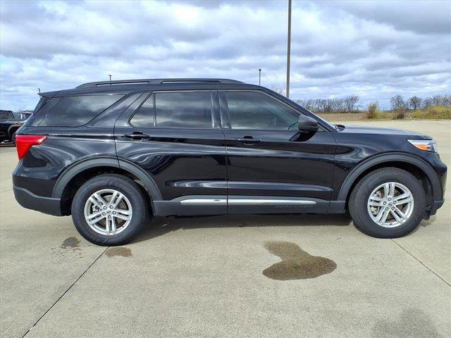 Used 2024 Ford Explorer XLT w/ Equipment Group 202A image 5