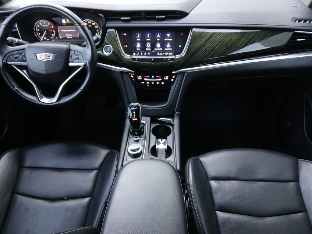 Used 2021 Cadillac XT6 Premium Luxury FWD image 3