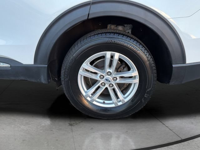 Used 2023 Ford Explorer XLT AWD/4WD image 28