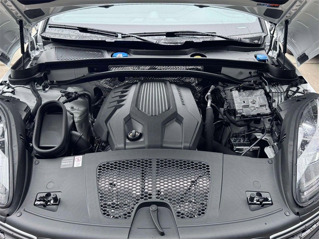 New 2026 Porsche Macan Turbo image 29