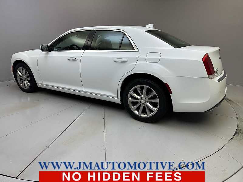 Used 2015 Chrysler 300 Limited w/ 300 Premium Group AWD/4WD image 3