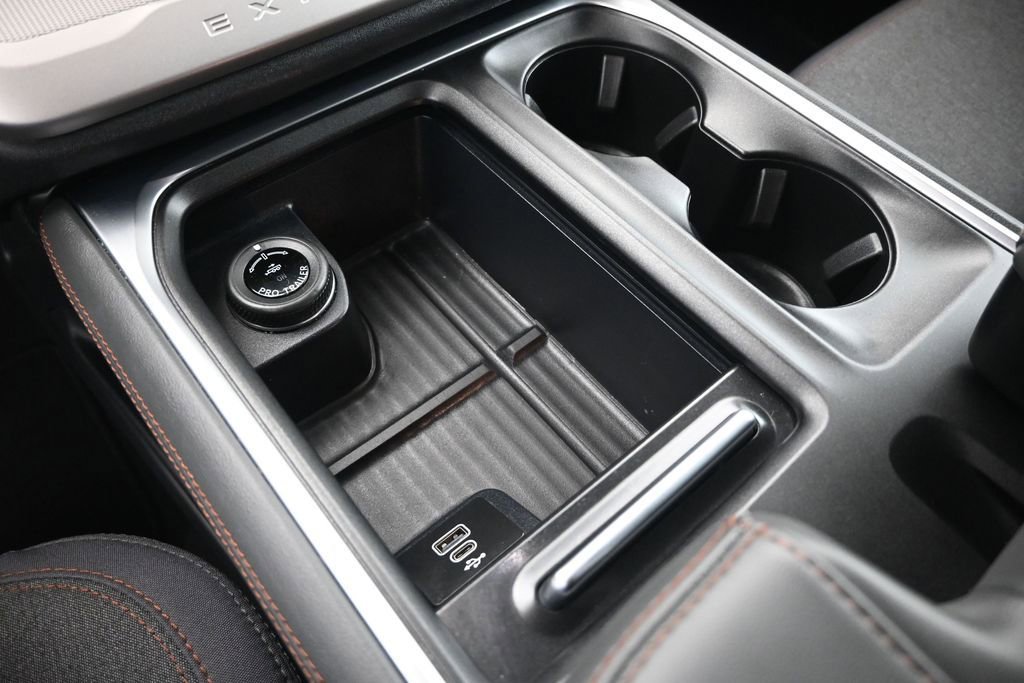 Certified 2025 Ford Expedition Active AWD/4WD image 18