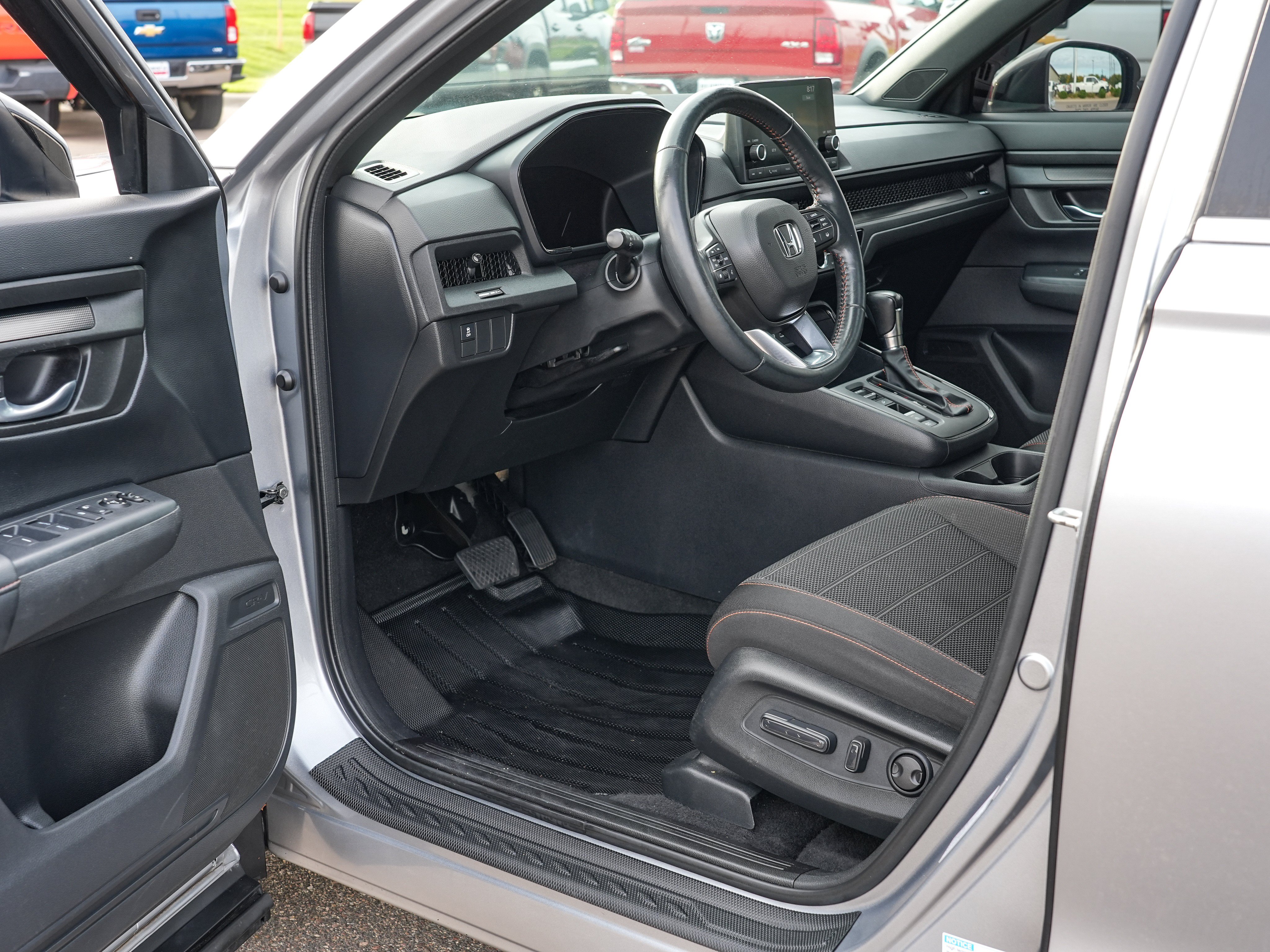 Used 2023 Honda CR-V Sport image 13