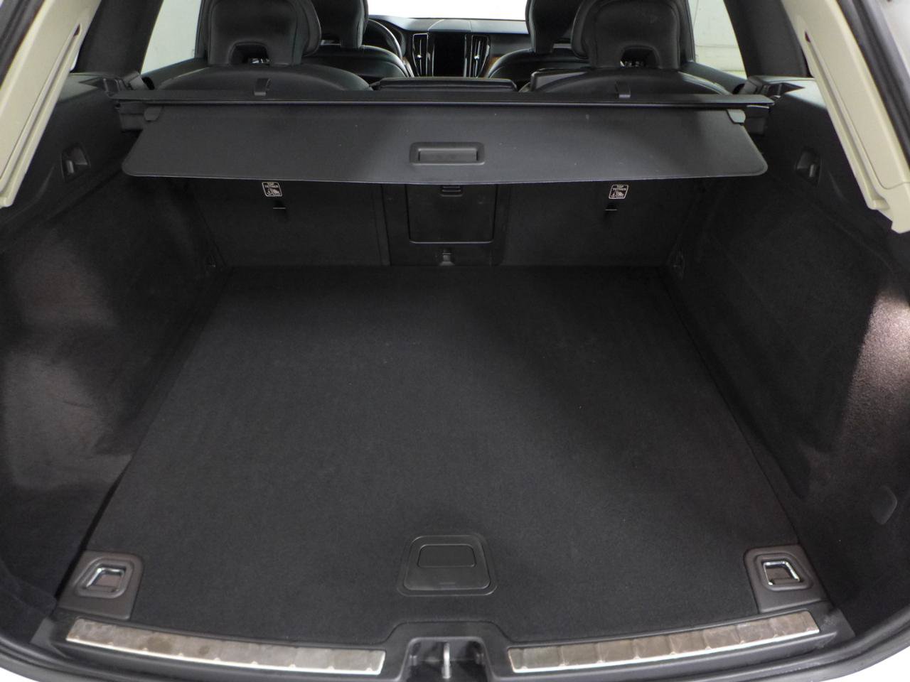 Used 2023 Volvo XC60 B5 Plus w/ Climate Package AWD/4WD image 63