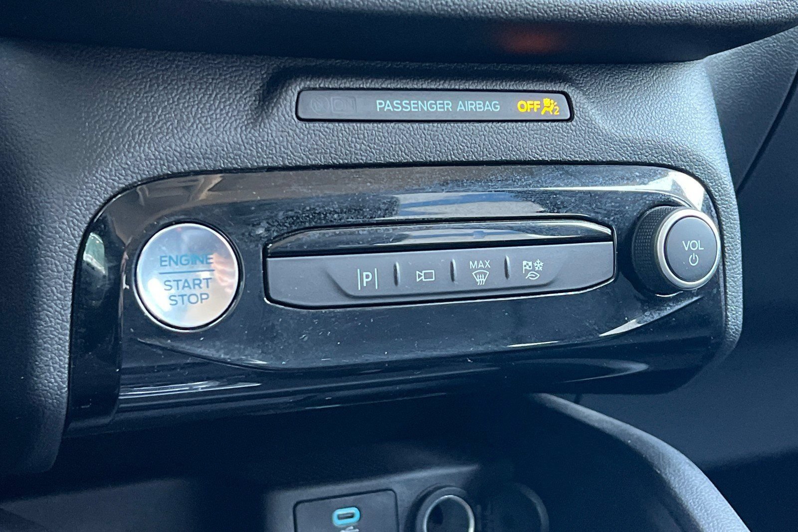 Used 2023 Ford Escape SE w/ PHEV Premium Package FWD image 28