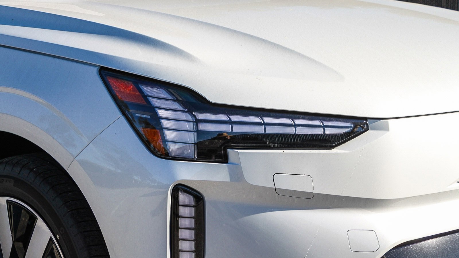 New 2025 Volvo EX90 Plus w/ Protection Package Premier image 4