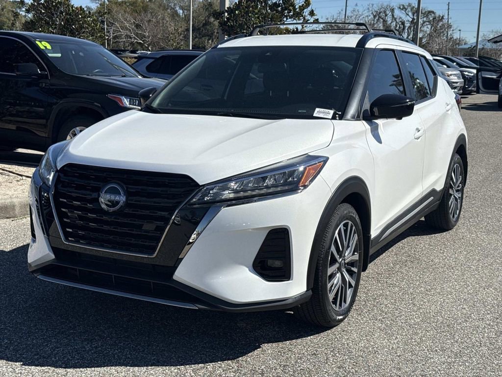 Certified 2023 Nissan Kicks SR w/ Exterior Package image 8