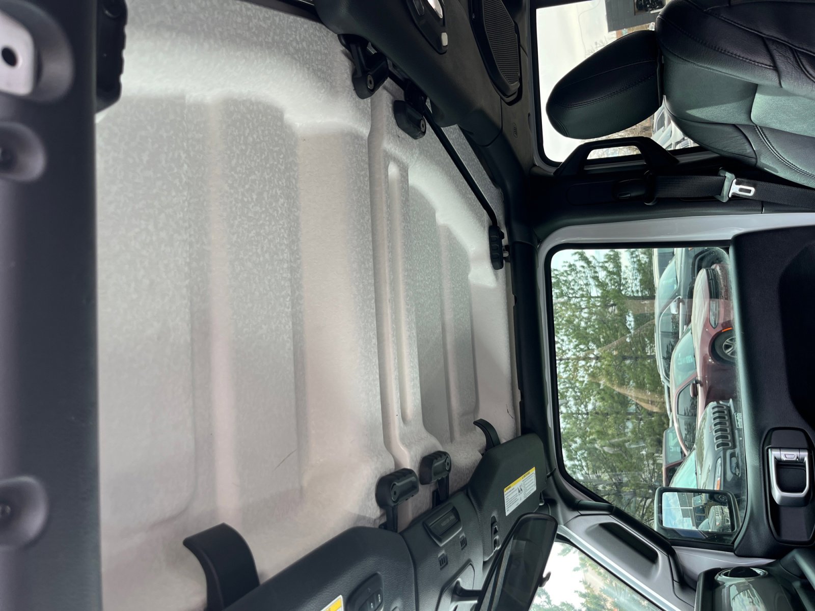 Used 2018 Jeep Wrangler Unlimited Sahara image 33