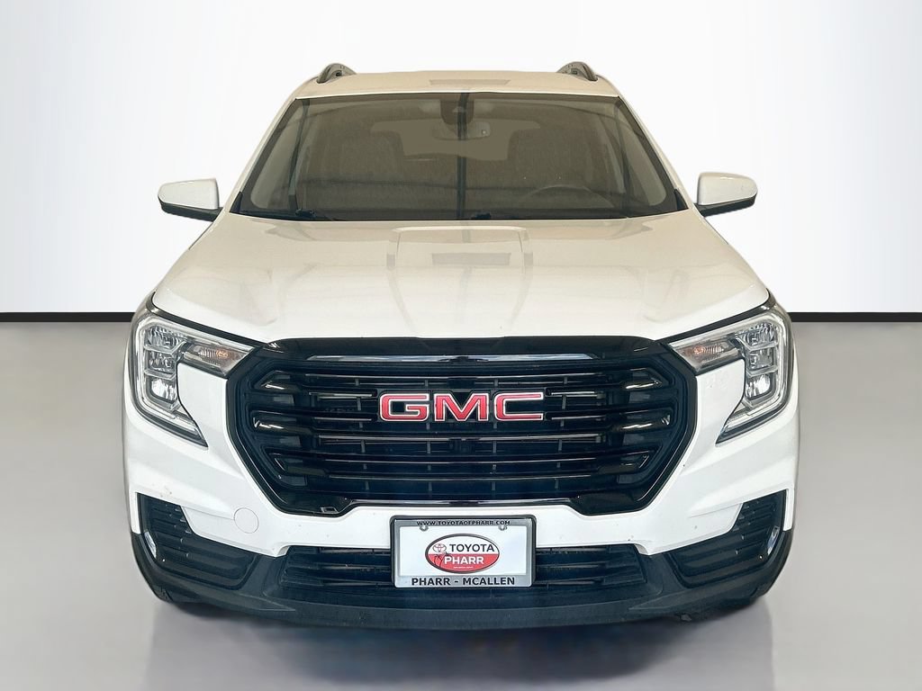 Used 2022 GMC Terrain SLE w/ Driver Convenience Package FWD image 2