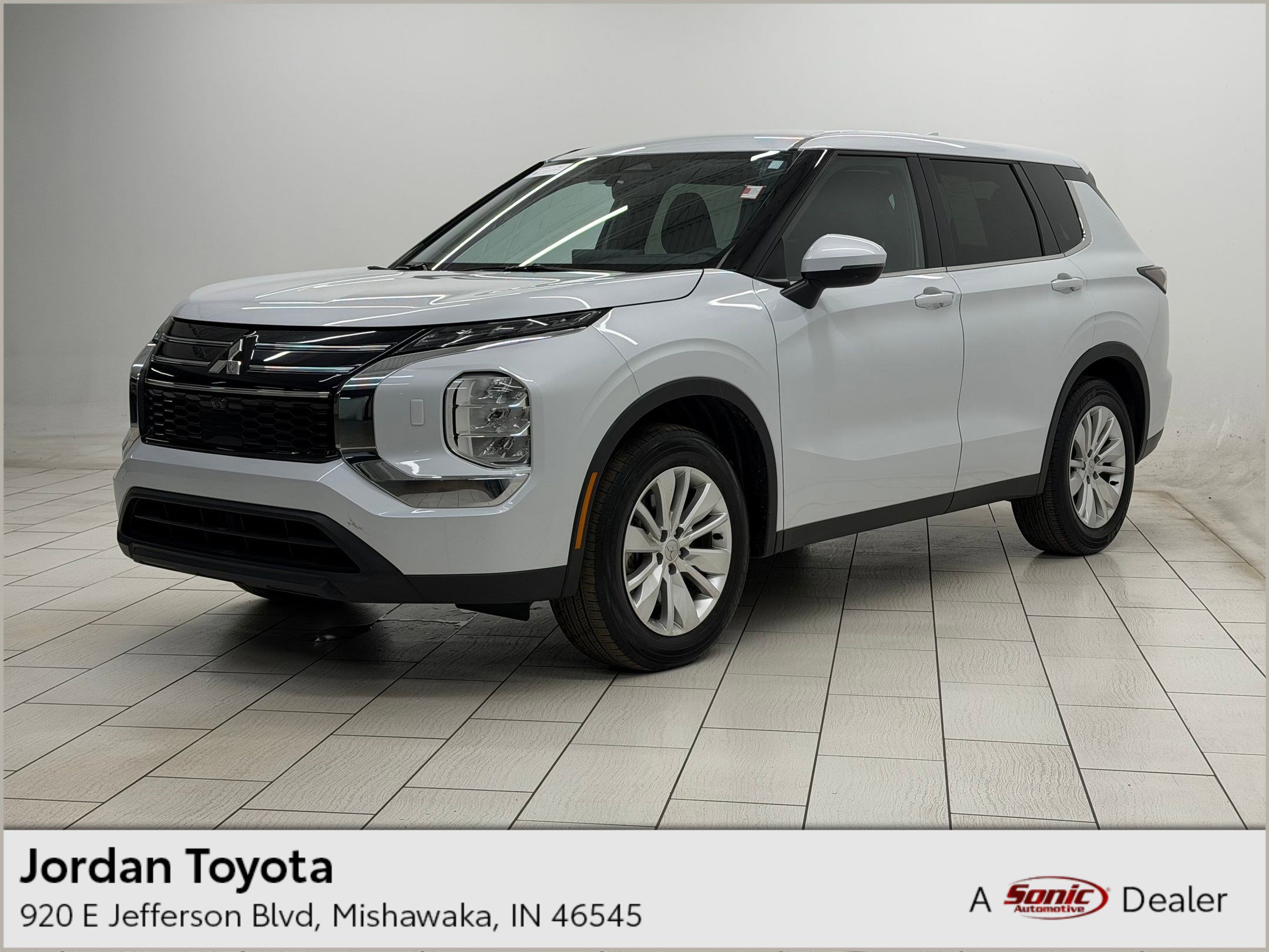 Used 2025 Mitsubishi Outlander ES