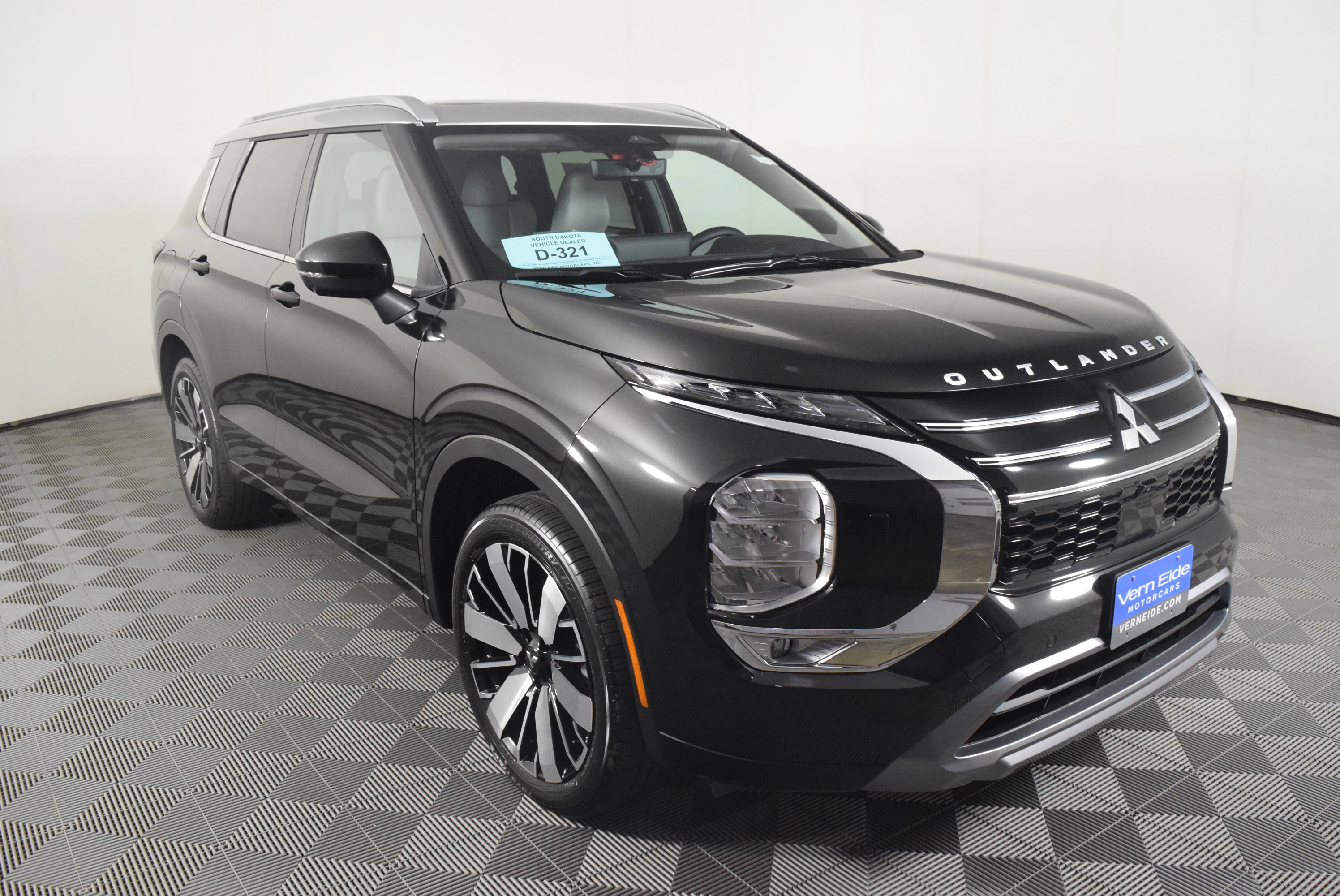 New 2025 Mitsubishi Outlander AWD image 4