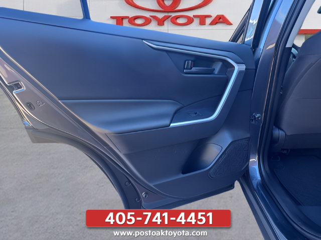 Used 2025 Toyota RAV4 LE AWD/4WD image 24