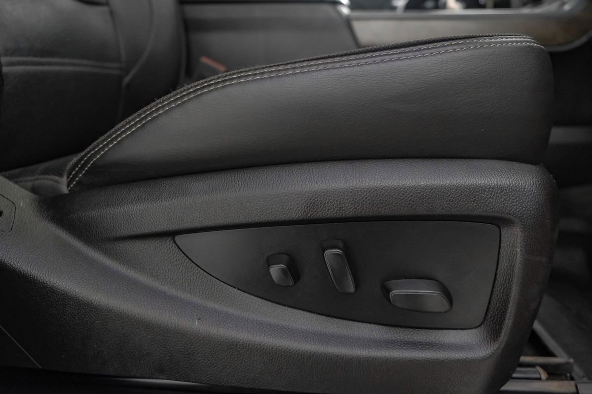 Used 2018 GMC Sierra 3500 Denali w/ Duramax Plus Package image 32