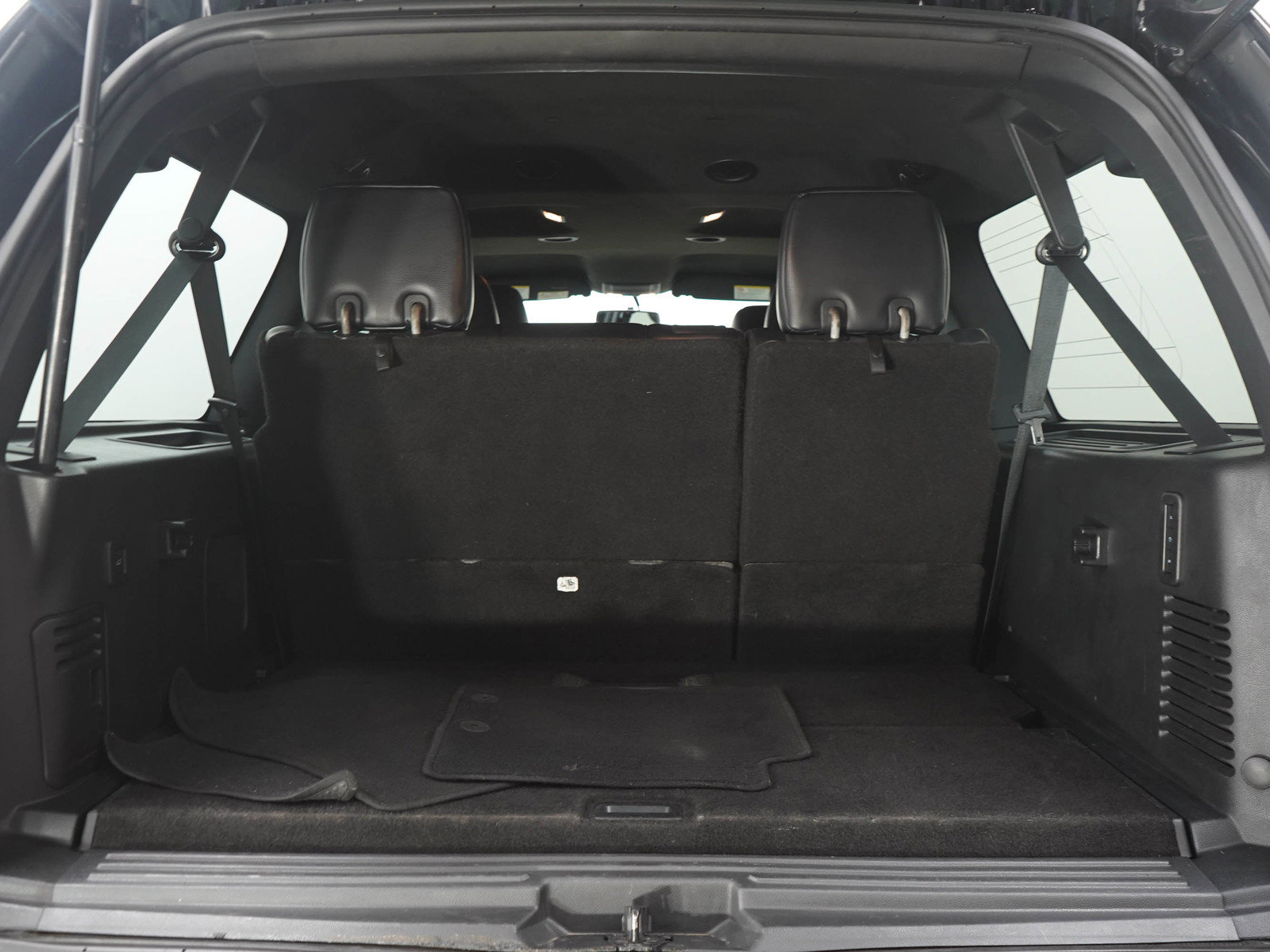 Used 2016 Ford Expedition EL XLT w/ Equipment Group 202A AWD/4WD image 14