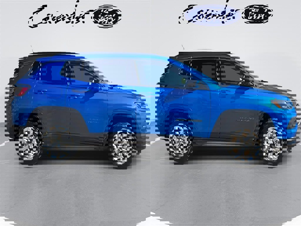 Used 2025 Jeep Compass Latitude image 5