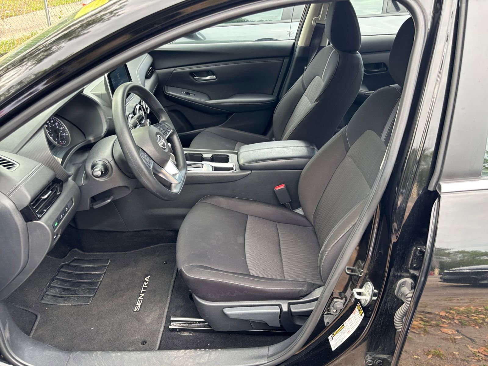 Used 2025 Nissan Sentra SV FWD image 24
