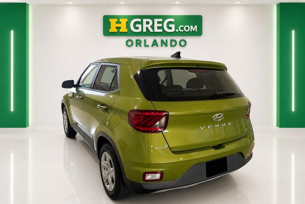 Used 2020 Hyundai Venue SE FWD image 2