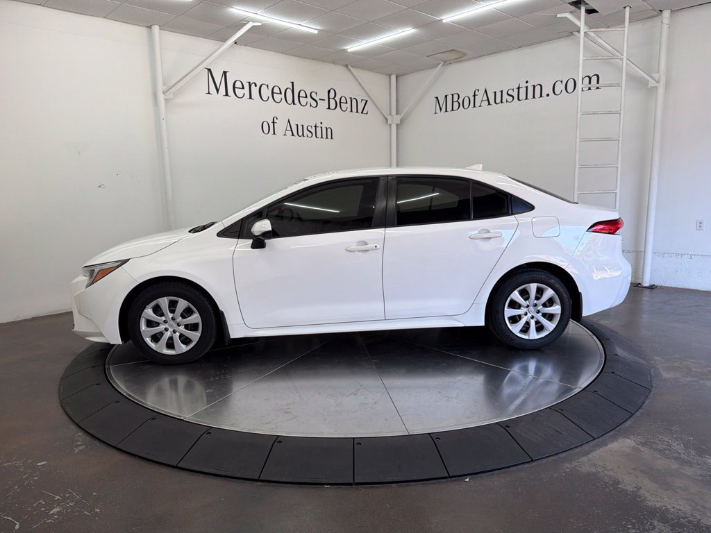 Used 2023 Toyota Corolla LE FWD image 4
