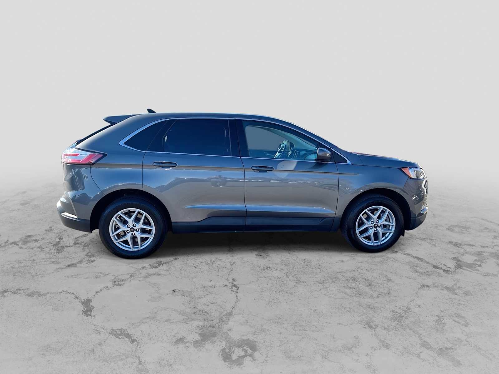 Used 2023 Ford Edge SEL w/ Convenience Package image 9