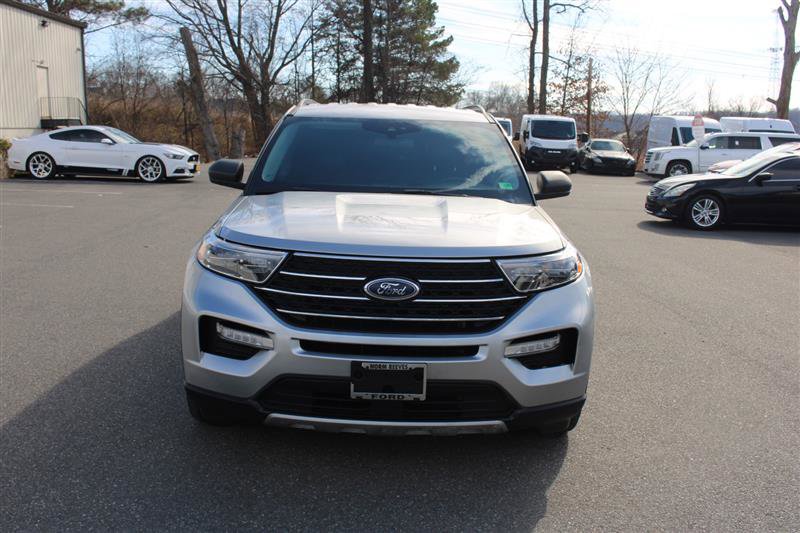 Used 2021 Ford Explorer XLT w/ Equipment Group 202A RWD image 3