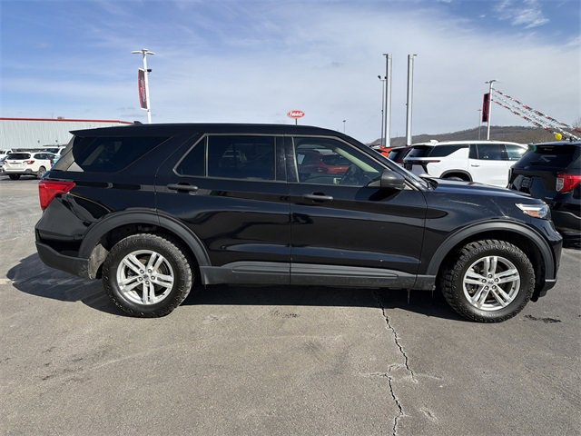 Used 2022 Ford Explorer 4WD w/ Class IV Trailer Tow Package image 2